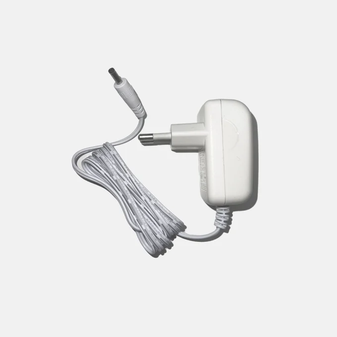 Lumina white plug